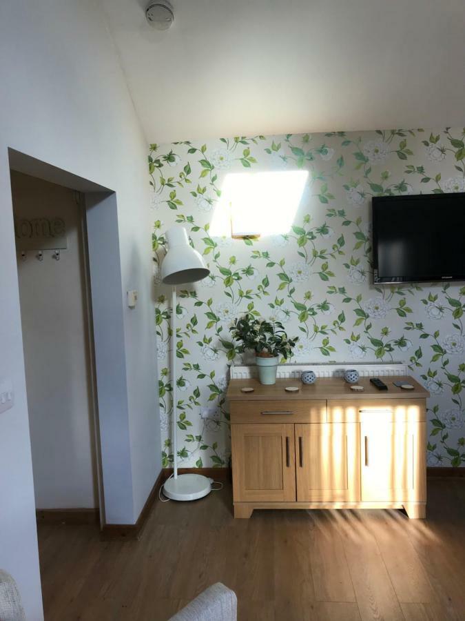 The Annex Apartment Is On Cheddar Bridge Apartments Eksteriør bilde